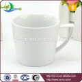 Taza de cerámica clásica de porcelana con soporte de platillo